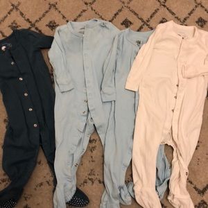 Set Of 4 Primary Footed Snap One-Piece Pajamas